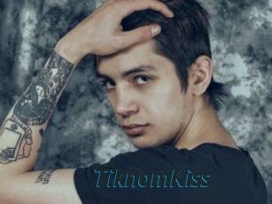 TiknomKiss