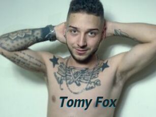 Tomy_Fox