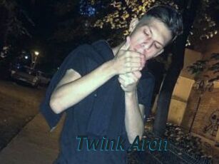 Twink_Aron